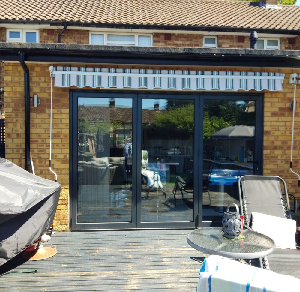 Aluminium bifold door